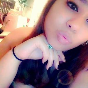 Meet your Posher, Leonor